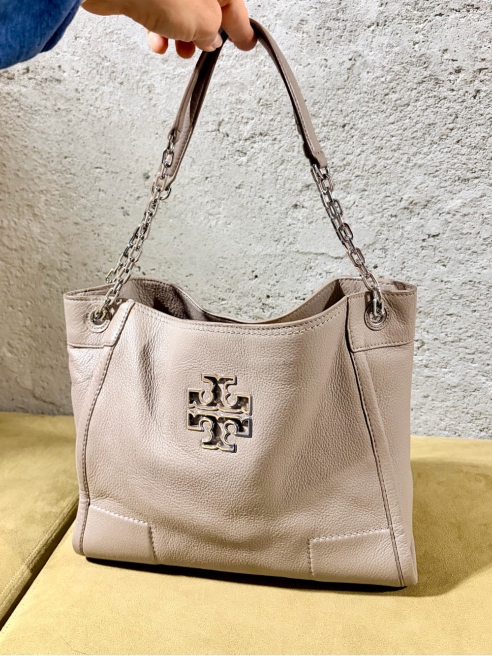 Tory Burch Pebbled Leather Handbag in Taupe, versatile straps for carry